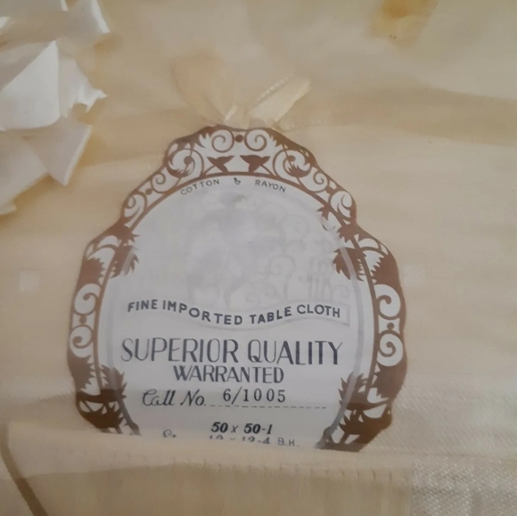 Vintage Tablecloth Jewel Tone 5 pieces super fine quality gold 50''x50' - Picture 3 of 7